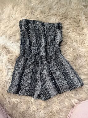 Forever 21 Strapless Navy & White Patterned Romper Dress
